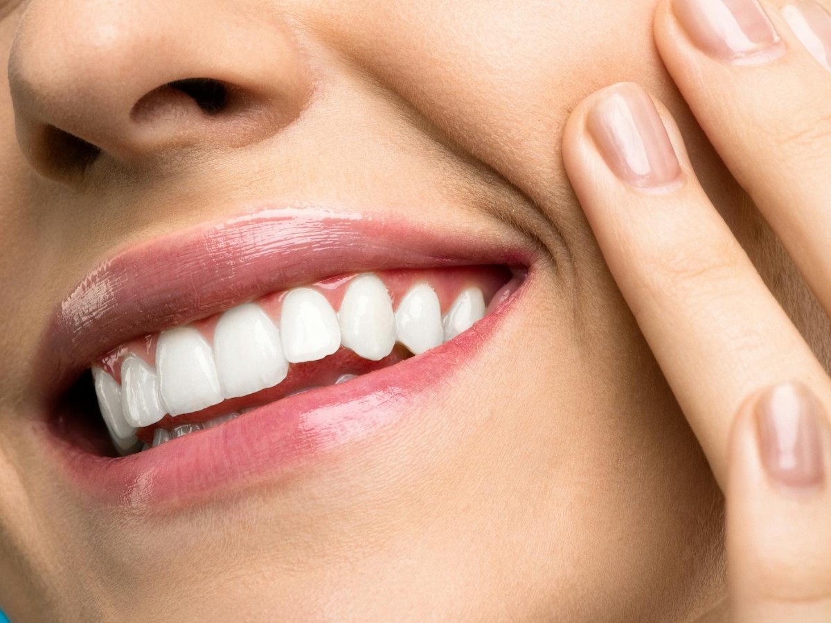 How to Maintain Your Bright Smile After Teeth Whitening: Do’s and Don’ts